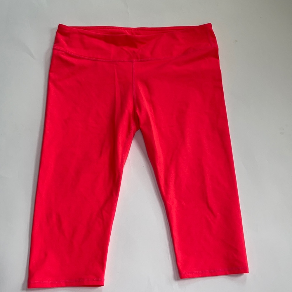Fabletics Hot Pink Capri Workout Leggings